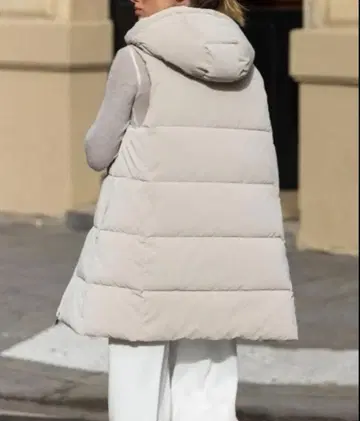 ZARA 다운 베스트 이번 시즌 완판템 M 사이즈