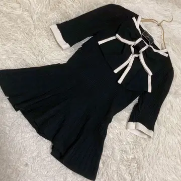 [새상품급] Rady 니트탑 블랙 S 리본 페플럼 귀여운 고급