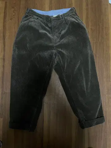 BEAMS 2 플리츠 코듀로이 치노 팬츠 카키