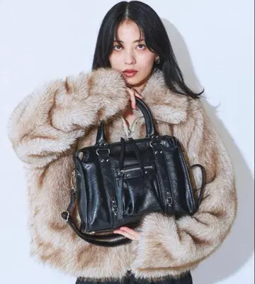 지나시스 페이크 레더 백