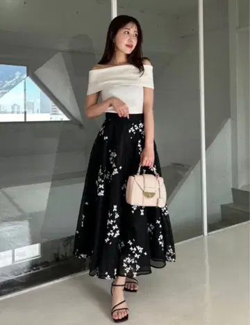 시어 매그놀리아 스커트