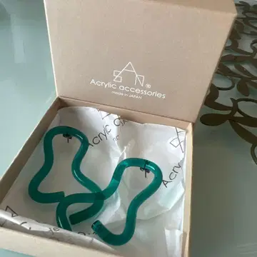 연말 세일! [ sAn ] 새상품 bend 그린 귀걸이