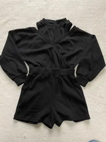 intherise 숄더 컷 올인원