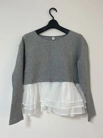 그레이 프릴 긴팔 상의