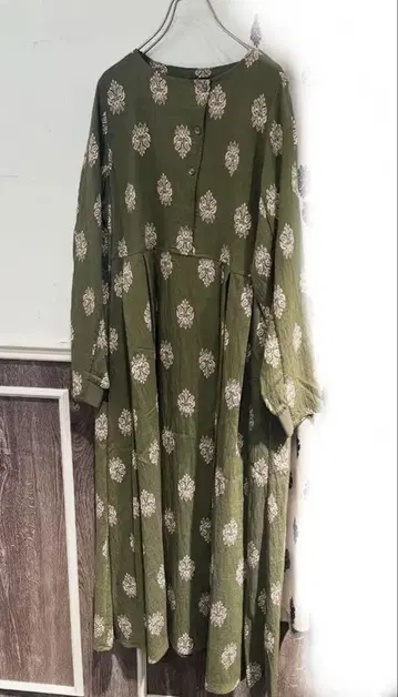 REAC 코몬 무늬 원피스 모스그린