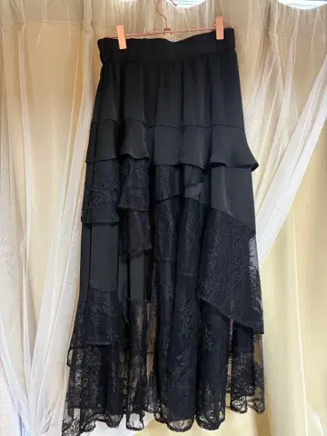 HARE 아지메 프릴 슬릿 스커트