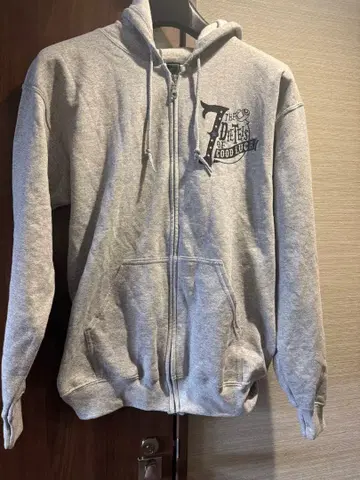 마블 후드티 가격 인하했습니다