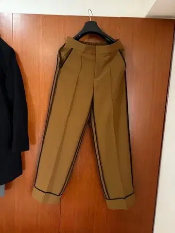 미사용 ADORE 헤비 조젯 파이핑 팬츠 38