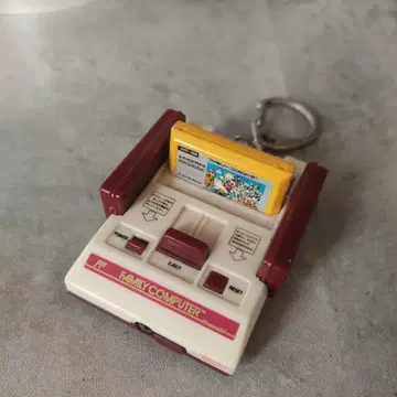 패미컴형 라이트 부착 키링 슈퍼 마리오 브라더스 2005년