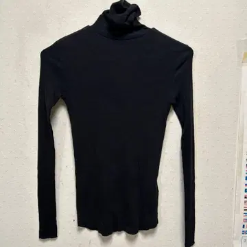 소쥬 블랙 터틀넥 긴팔 상의