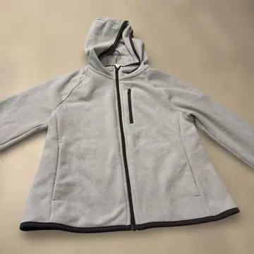 그레이 플리스 자켓 후드 부착