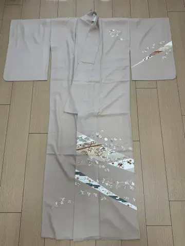 호몬기 츠케사게 베이지 꽃무늬 자수 송죽매