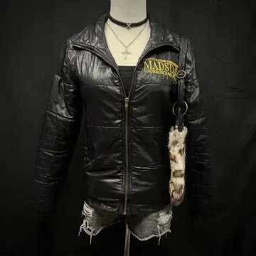 헤이세이 갸루 y2k 그런지 얇은 소재 다운 자켓 로고 영문 시크 스타일