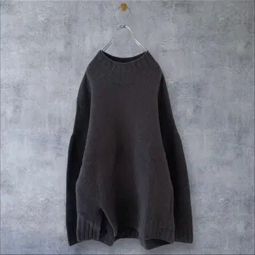 새상품급 유나이티드 도쿄 슬릿 볼륨 터틀 니트