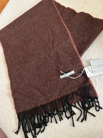 택 포함 새상품 Cecchi e Cecchi 헤링본 머플러