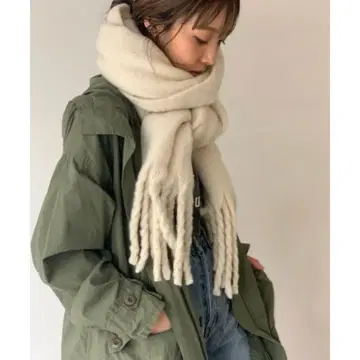 via j / 비아제이 / 프린지 스톨 화이트