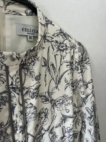 emiriawiz 꽃무늬 긴팔 셔츠 M 사이즈
