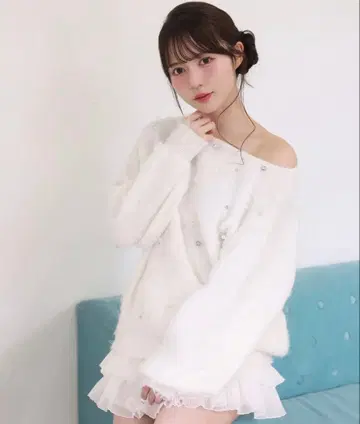 one after another NICE CLAUP 비쥬 샤기 니트