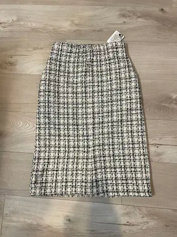 [ 택 포함 새상품 ] 화이트 블랙 체크 타이트 스커트 택 포함 새상품