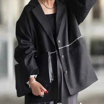 안티카 절개 디자인 자켓 블랙