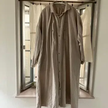 네스트로브 고밀도 블랙 린넨 스모크 원피스