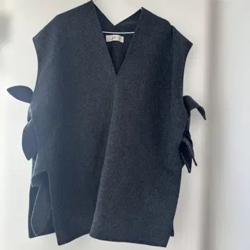 Heve 그레이 V넥 베스트