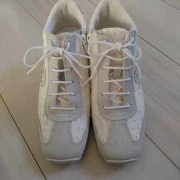 NO NAME 화이트 스니커즈 레이스 사이즈 35 새상품급