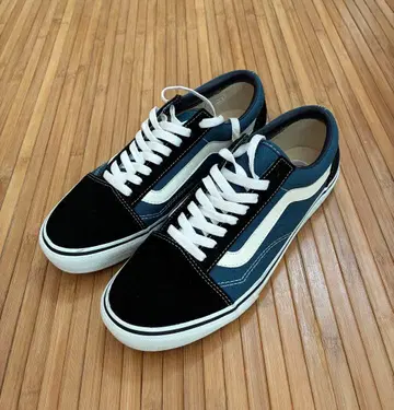 Vans 네이비/블랙 스니커즈
