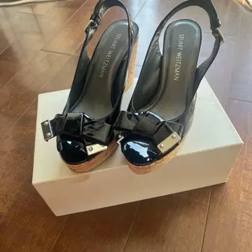 STUART WEITZMAN 블랙 샌들 24.5cm
