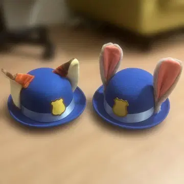 경찰 모자 스타일의 귀도리 모자