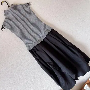 슬리브리스 리브 니트 원피스 그레이 x 블랙