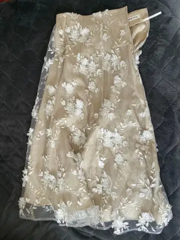 strawberryfields 자수 베이지 플레어 스커트