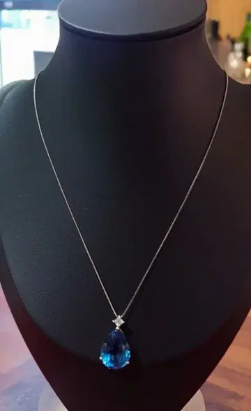 런던 블루 펜던트 탑 미사용