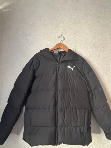 PUMA 블랙 다운 자켓 후드 부착
