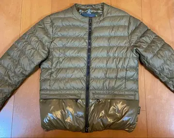 DUVETICA 올리브 그린 숏 기장 다운 자켓