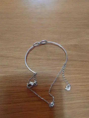 Swarovski 무한대 모티브 뱅글