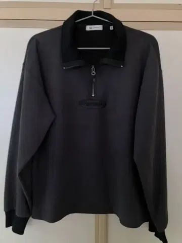 그레이 하프 지퍼 트레이닝복 M 사이즈