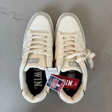 [ 새상품 ] EDWIN EDW-7023 25.5cm 화이트