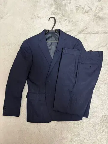 네이비 스트라이프 비즈니스 정장 세트