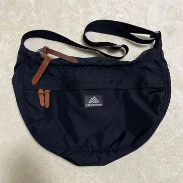 그레고리 숄더백 클래식 서첼 M