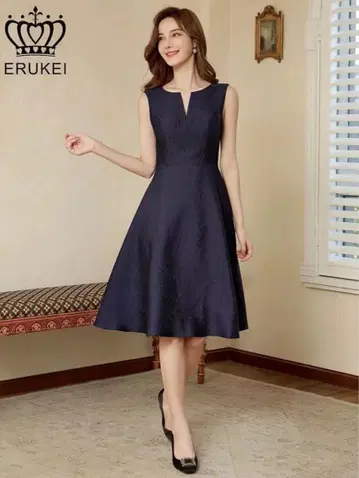[ERUKEI] 네이비 플레어 A라인 슬리브리스 무릎 기장 원피스