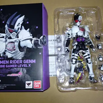 S.H. 피규아트 가면라이더 겐무 좀비 게이머 레벨 X