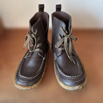 플랜테이션 다크 브라운 가죽 하이컷 부츠