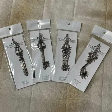 킹덤하츠 키 블레이드 키링 4개 세트