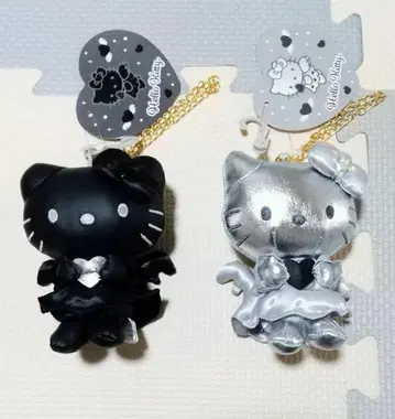 [새상품] 키티 블랙&실버 인조 가죽 참 세트 키링