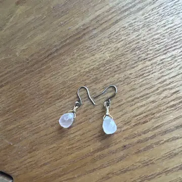 로즈쿼츠 드롭형 귀걸이