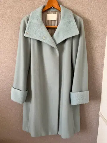 투모로우랜드 세미 롱 코트