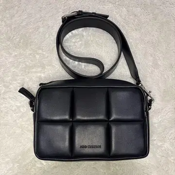 아드카라무 PUFF CROSS BODY백 퀼팅