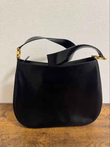 페라가모 블랙 숄더백