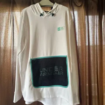 UNDER ARMOUR 2XL 화이트 후드티